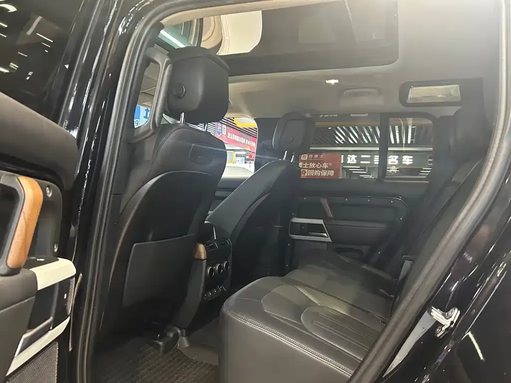 Land Rover Defender — фото 10