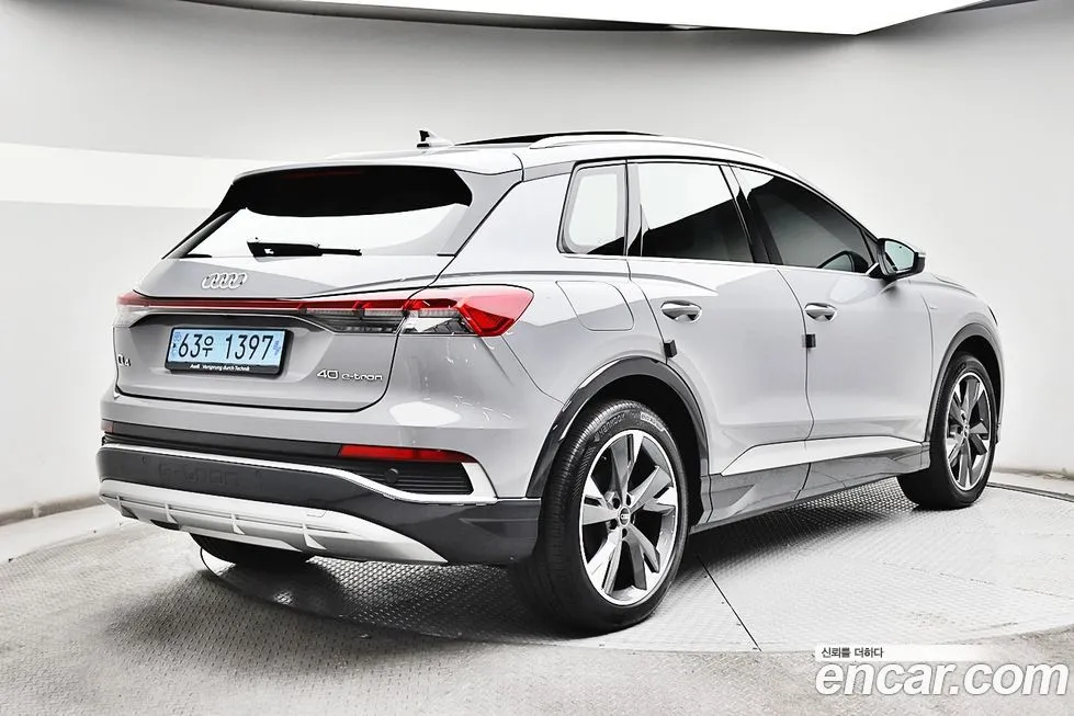 Audi Q4 e-tron — фото 10