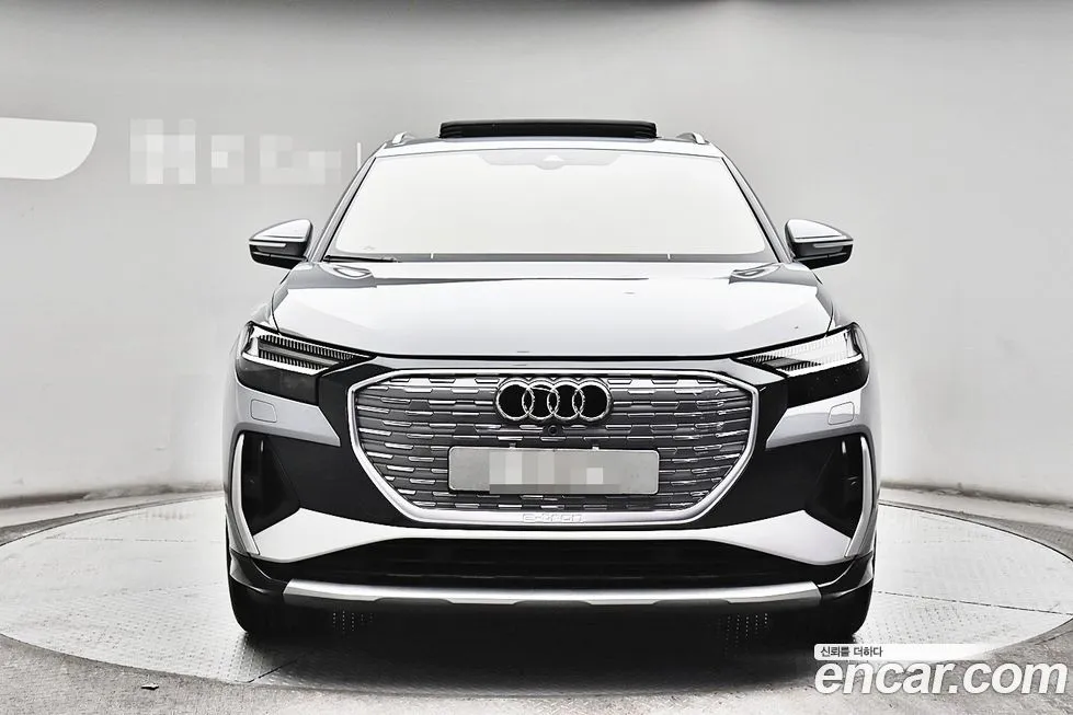 Audi Q4 e-tron — фото 4