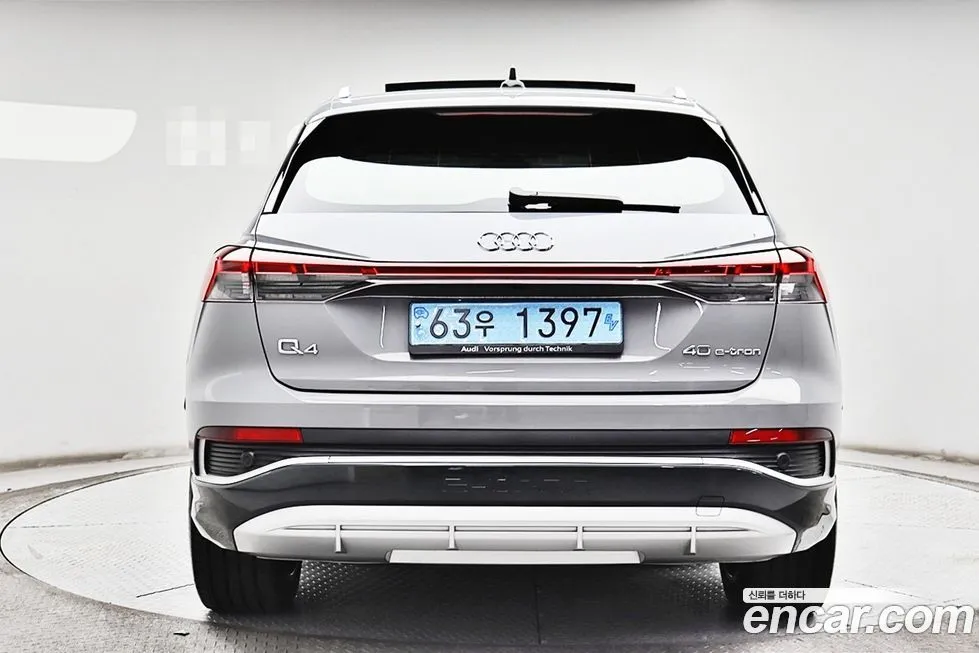 Audi Q4 e-tron — фото 2