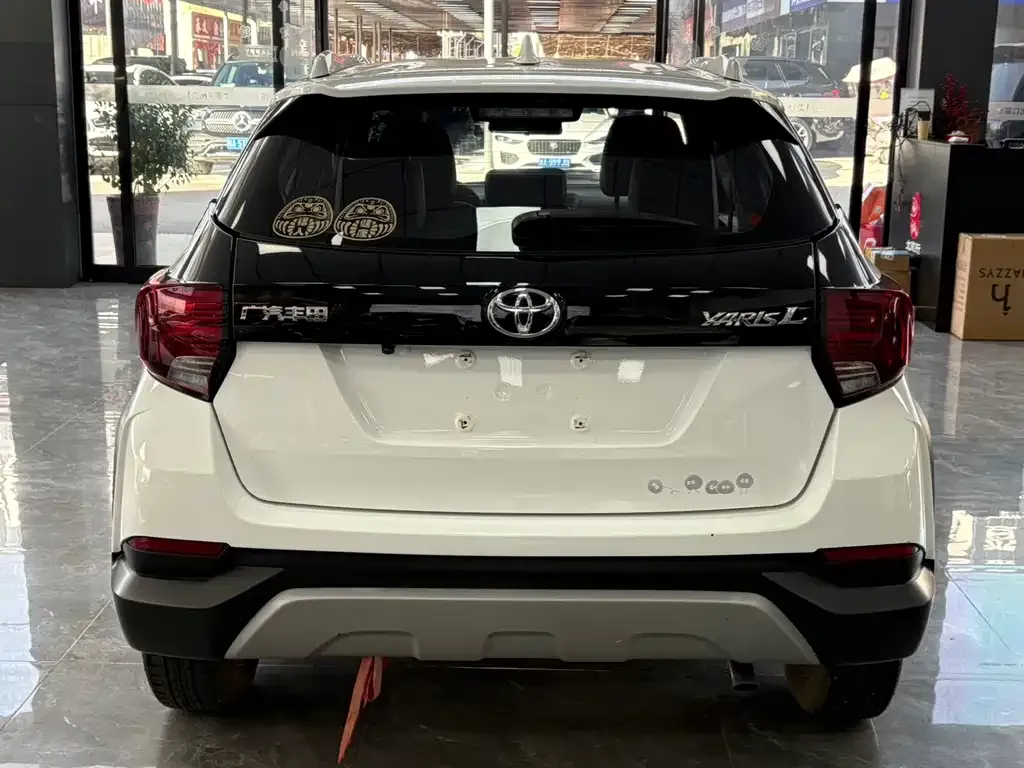 Toyota Yaris L — фото 6