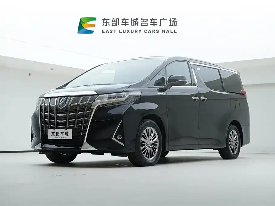 Toyota Alphard — фото 1