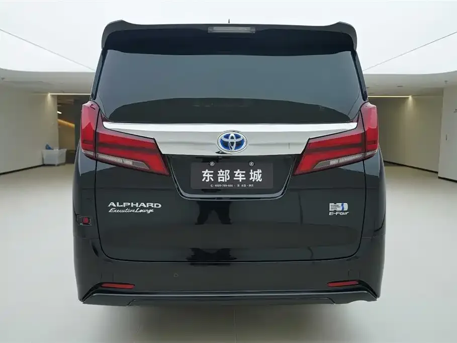 Toyota Alphard — фото 8