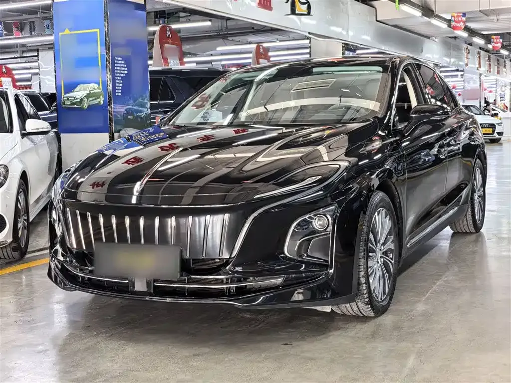 Hongqi E-QM5 — фото 1