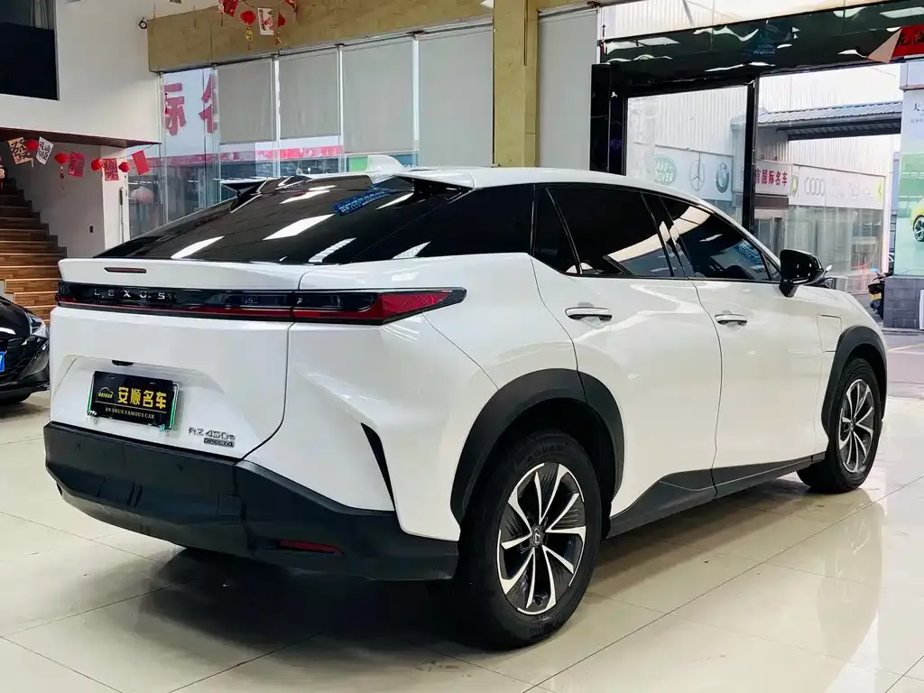 Lexus RZ — фото 5