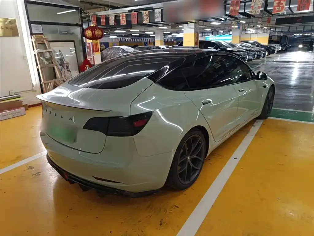Tesla Model 3 — фото 10