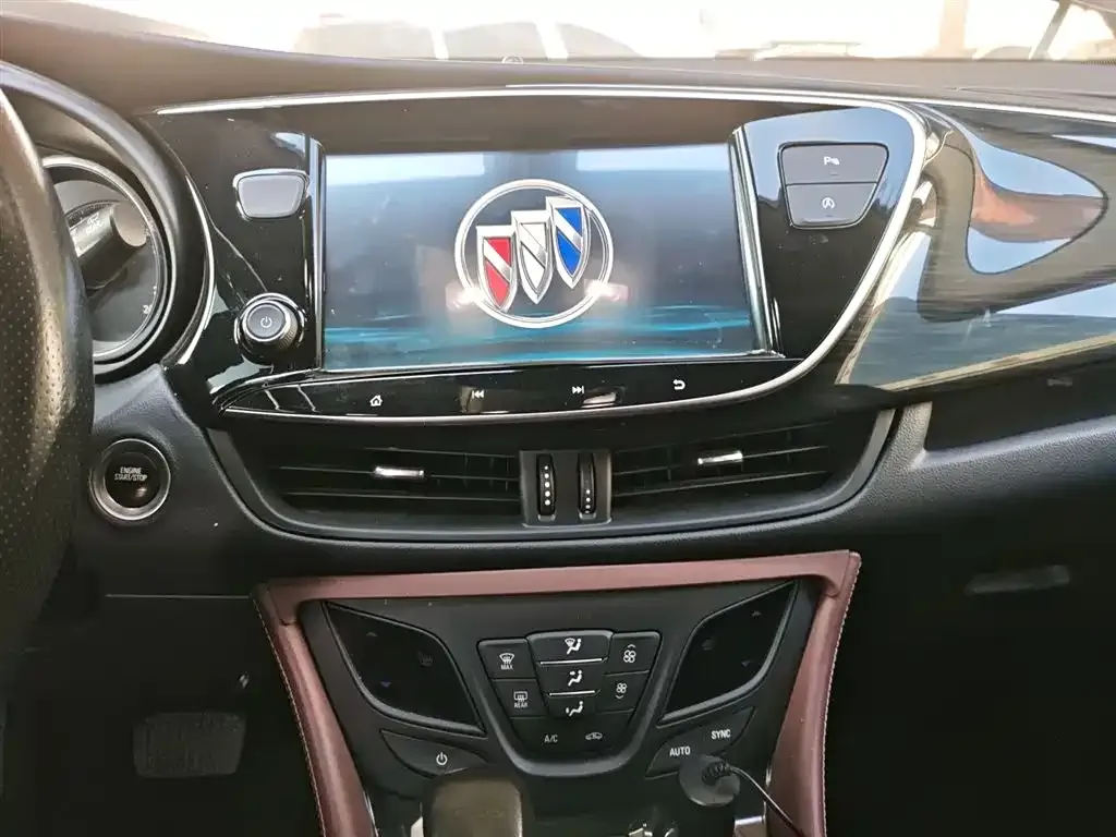 Buick Envision Plus — фото 2