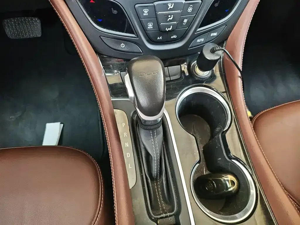 Buick Envision Plus — фото 7