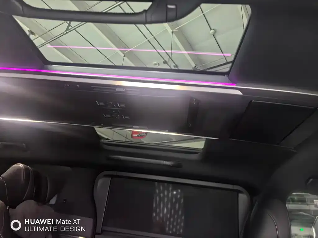 Toyota Alphard — фото 2
