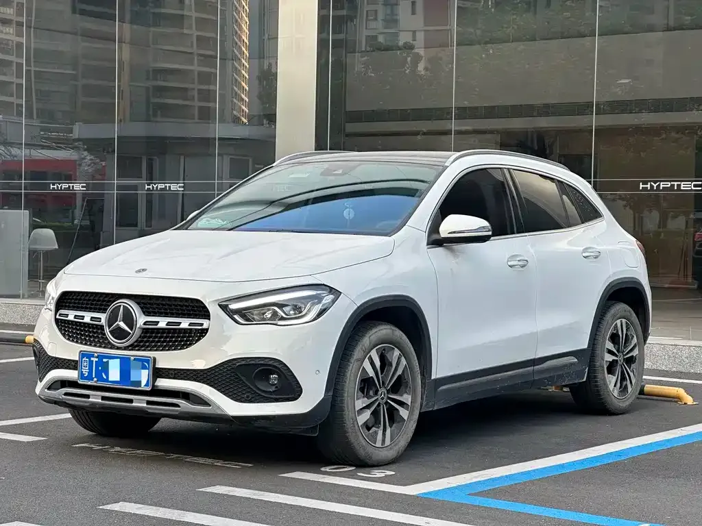 Mercedes-Benz GLA — фото 1