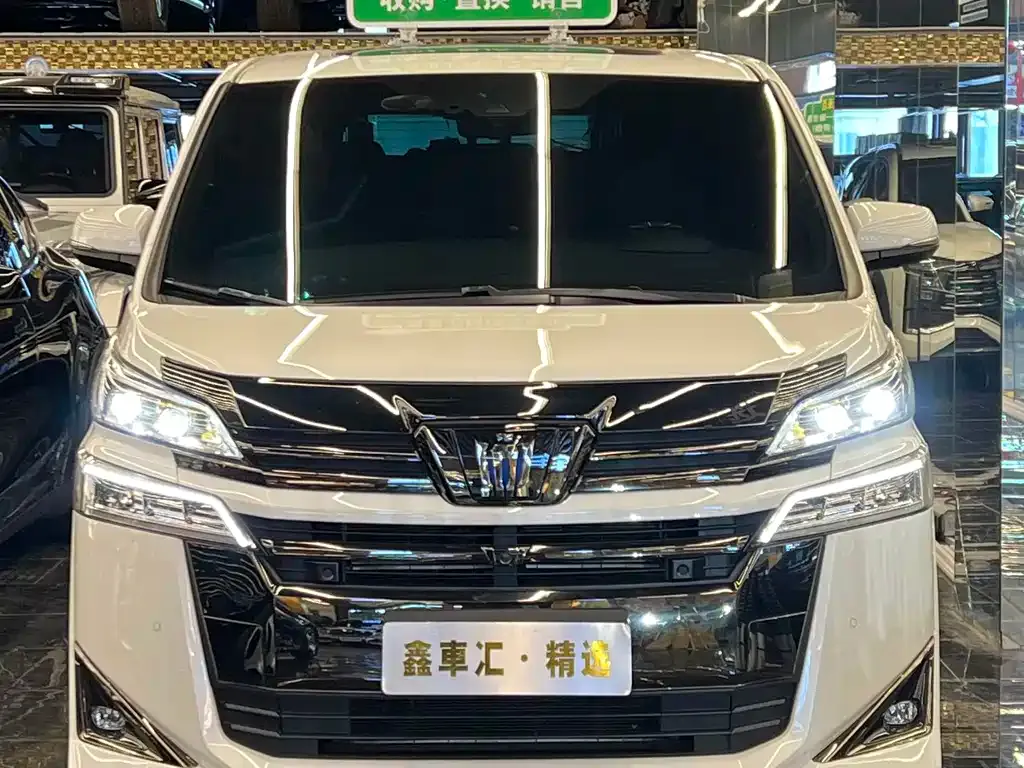 Toyota Vellfire — фото 10