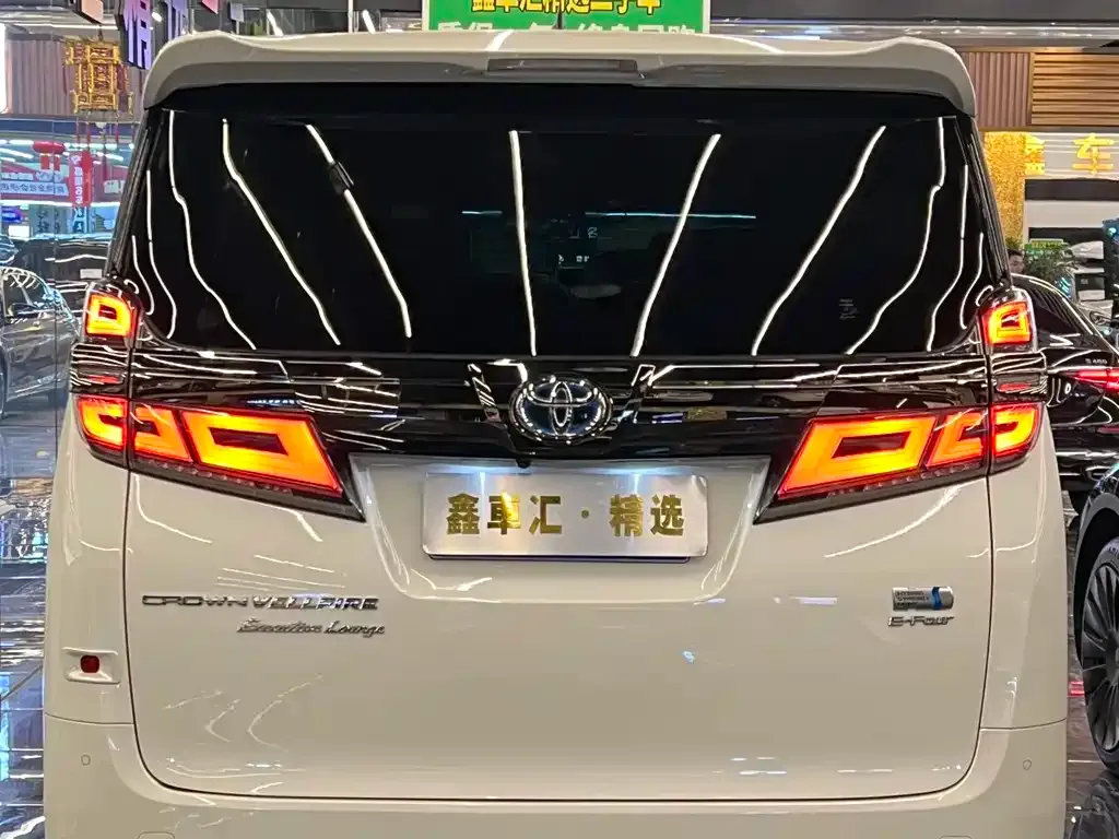 Toyota Vellfire — фото 3