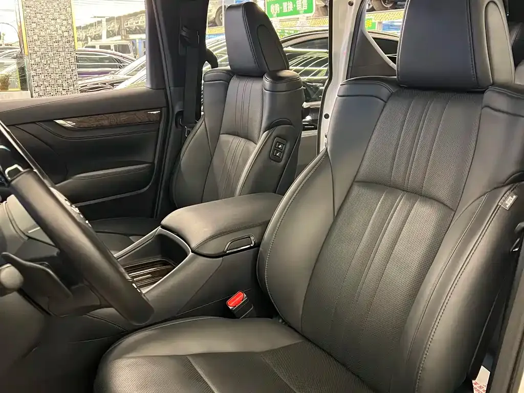 Toyota Vellfire — фото 6