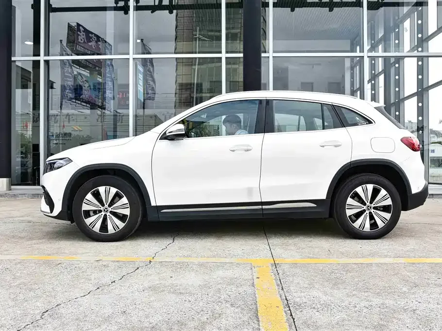 Mercedes-Benz EQA — фото 9