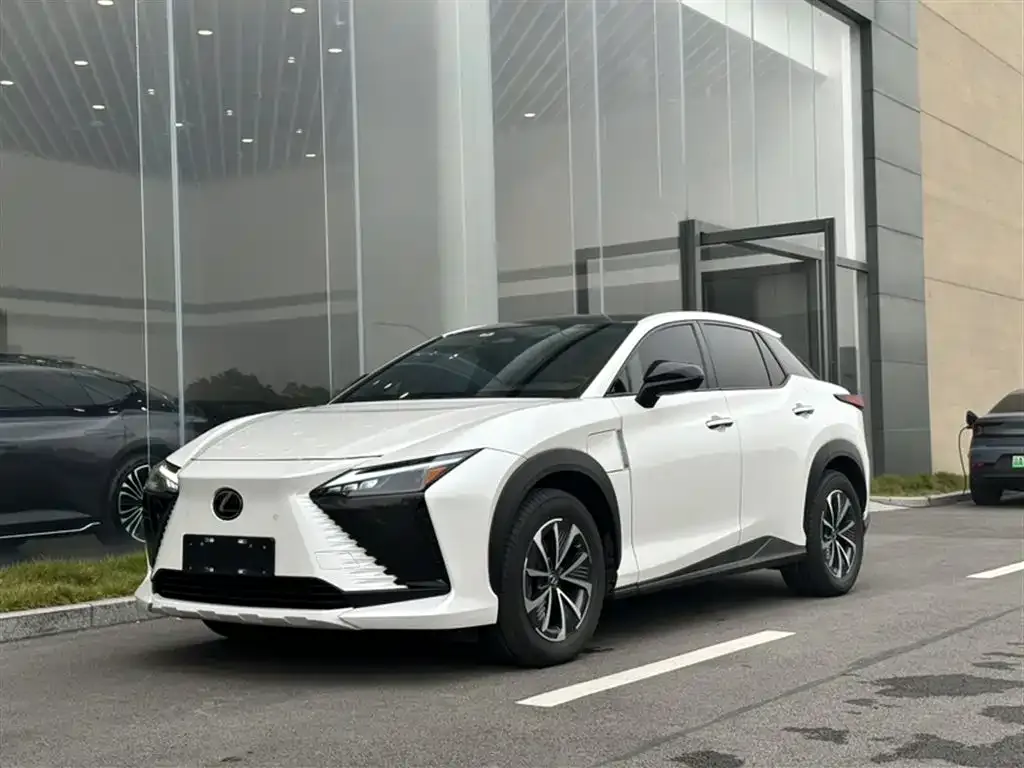 Lexus RZ — фото 1