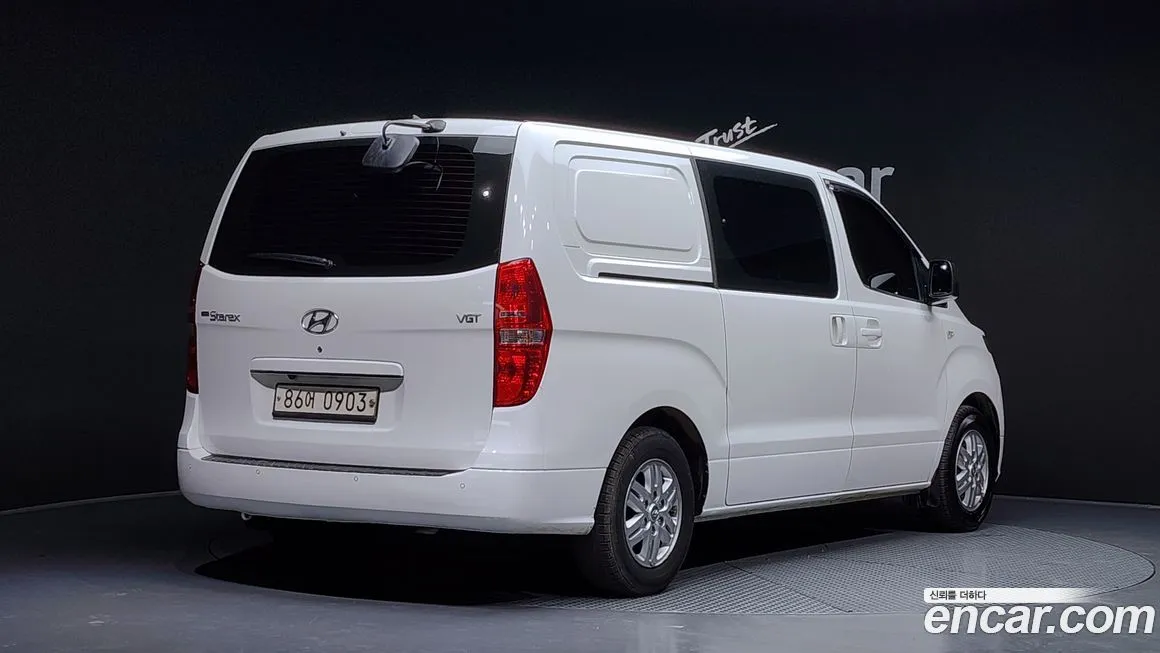 Hyundai Starex — фото 2