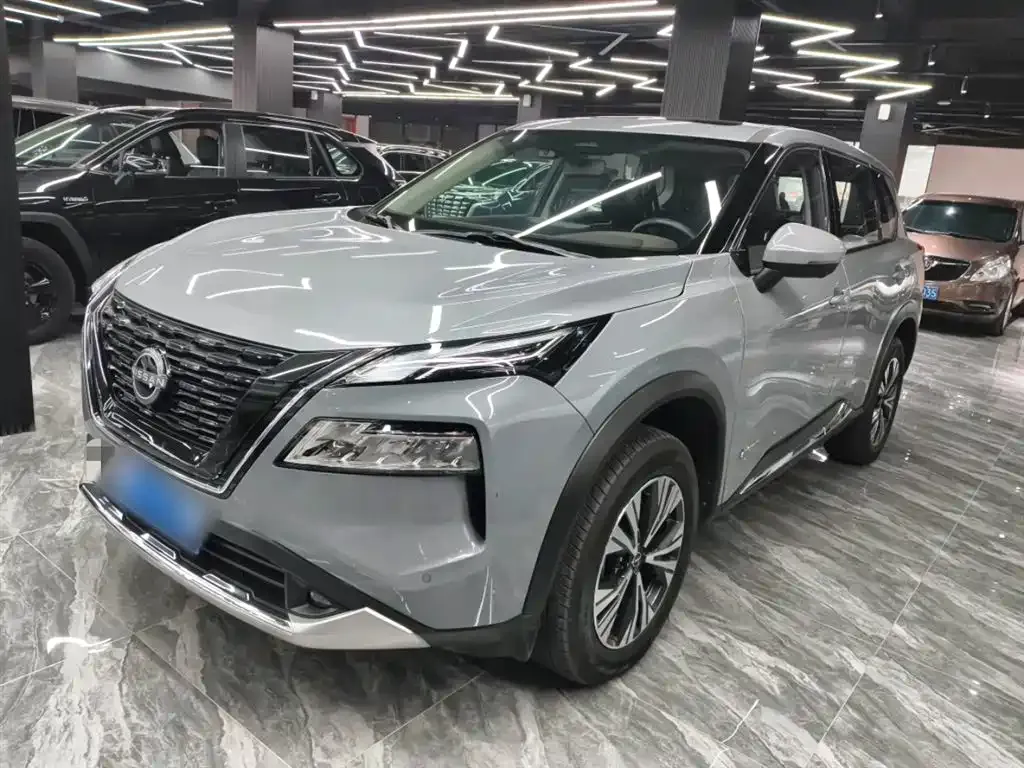 Nissan X-Trail — фото 1