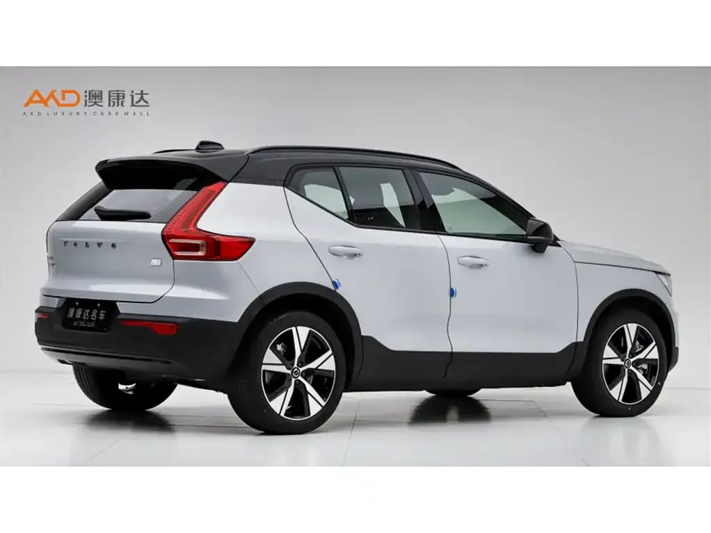 Volvo XC40 NEV — фото 3