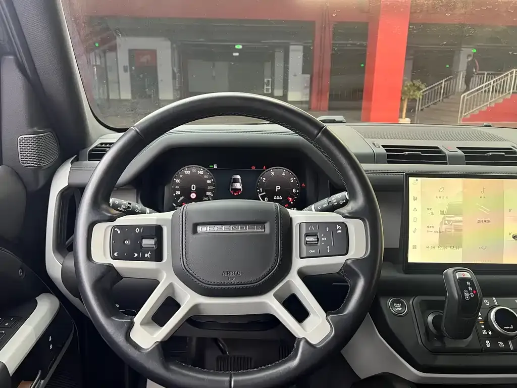Land Rover Defender — фото 10