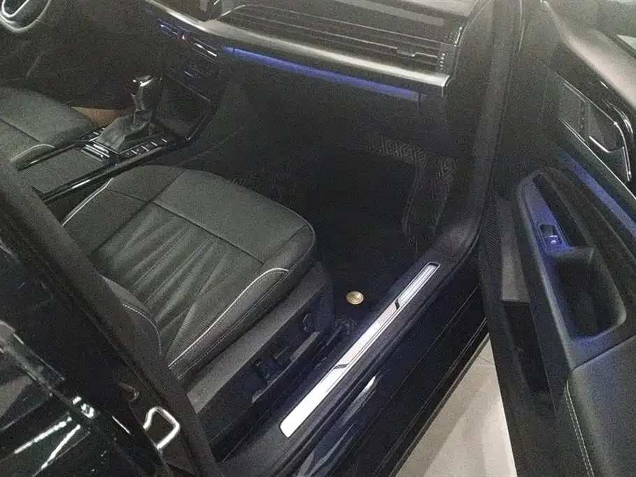 Volkswagen Passat New Energy — фото 10