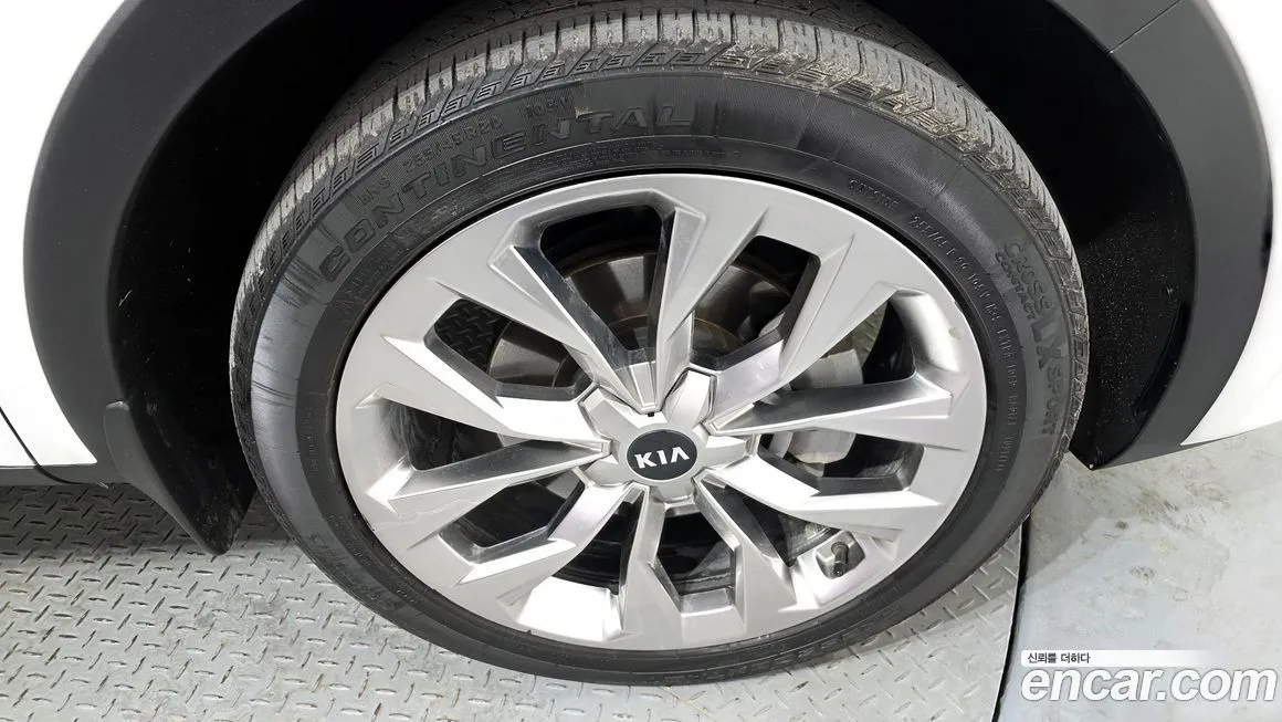 Kia Sorento — фото 7