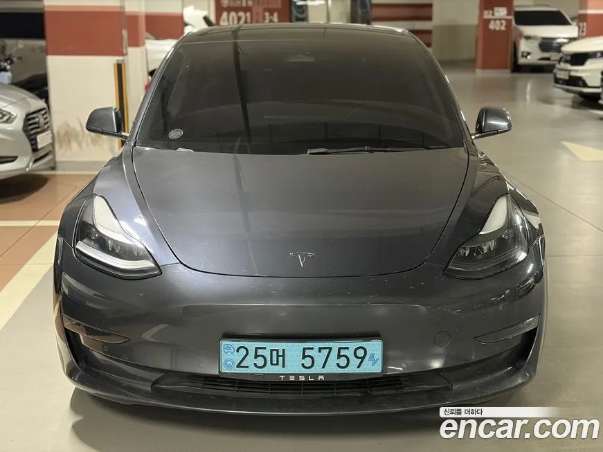 Tesla Model 3 — фото 1