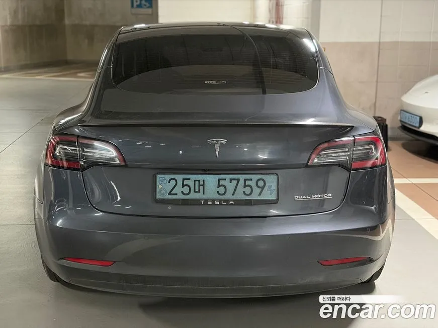 Tesla Model 3 — фото 4