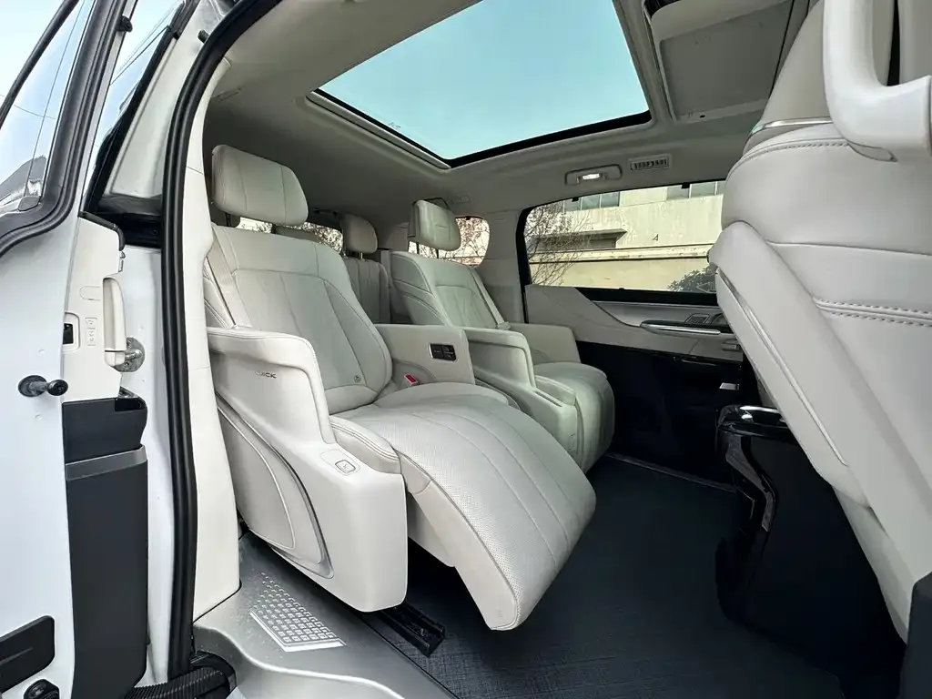 Buick GL8 Hybrid — фото 6