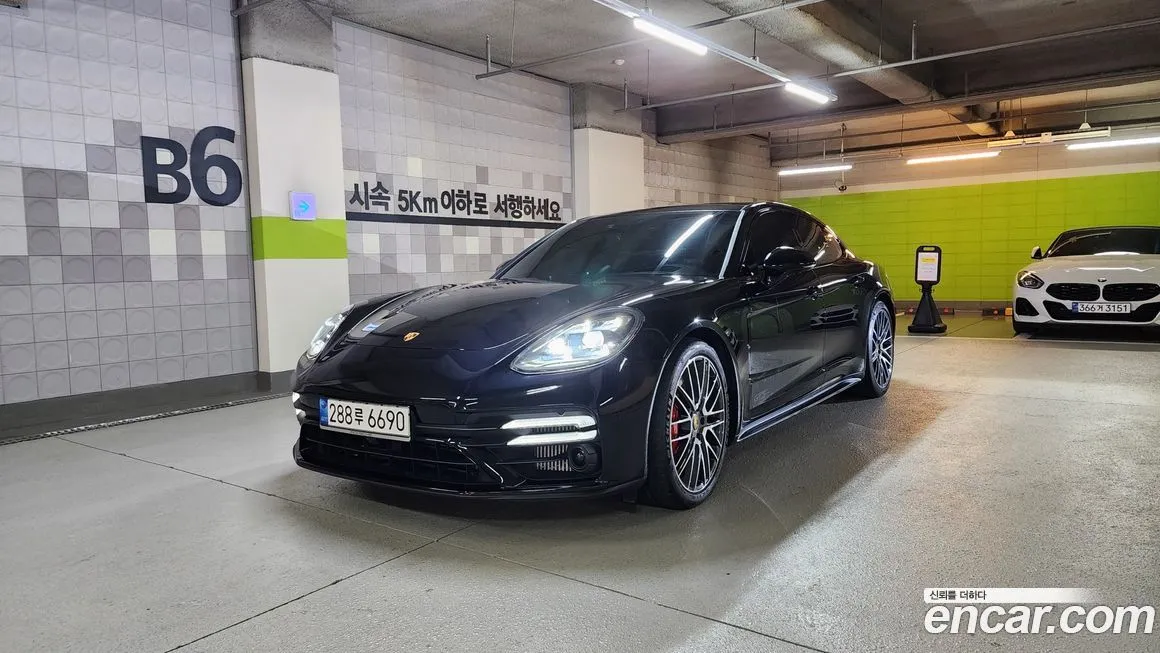 Porsche Panamera — фото 1