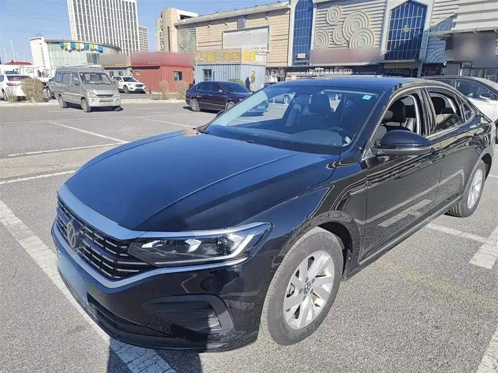 Volkswagen Passat — фото 1