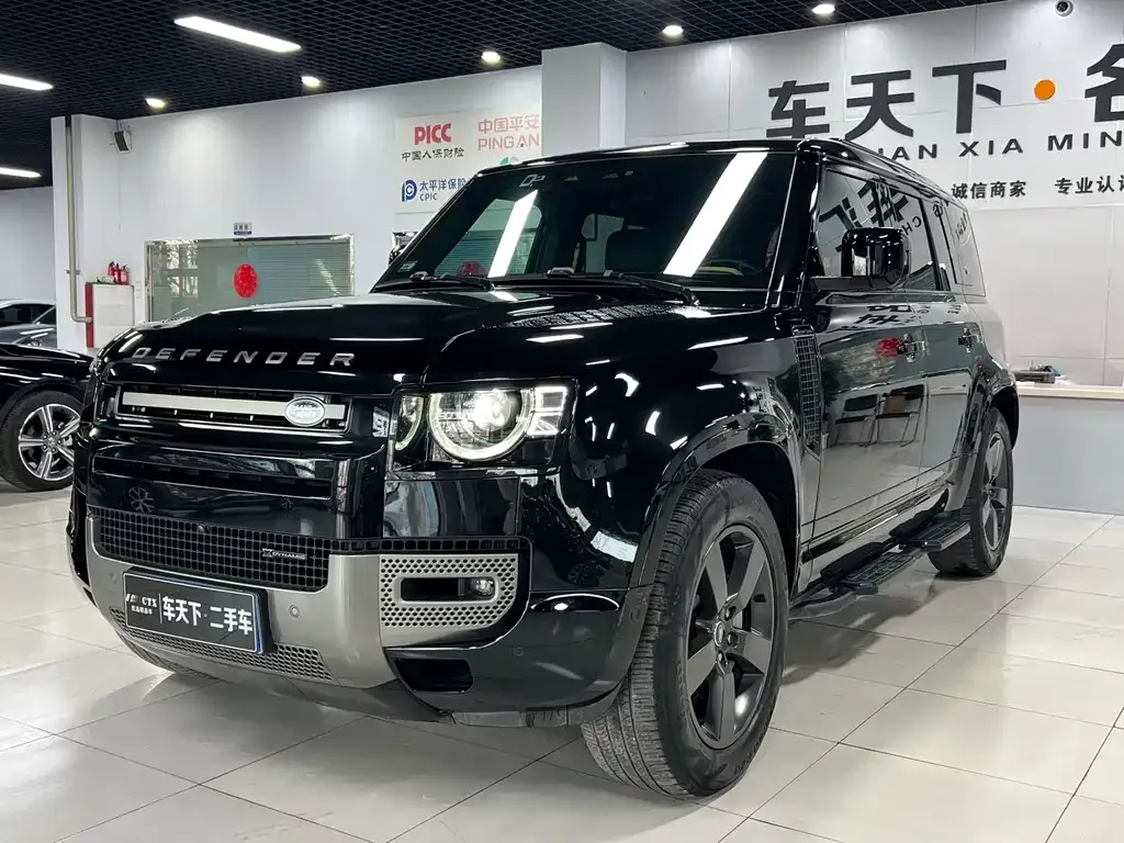 Land Rover Defender — фото 1