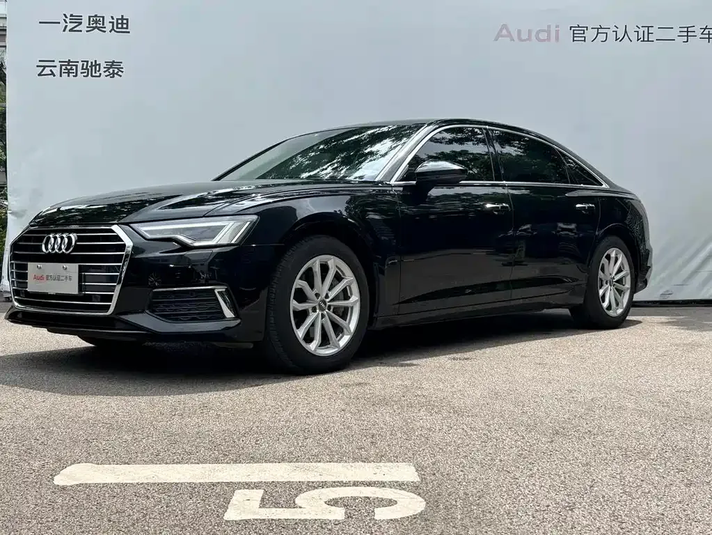 Audi A6L — фото 1