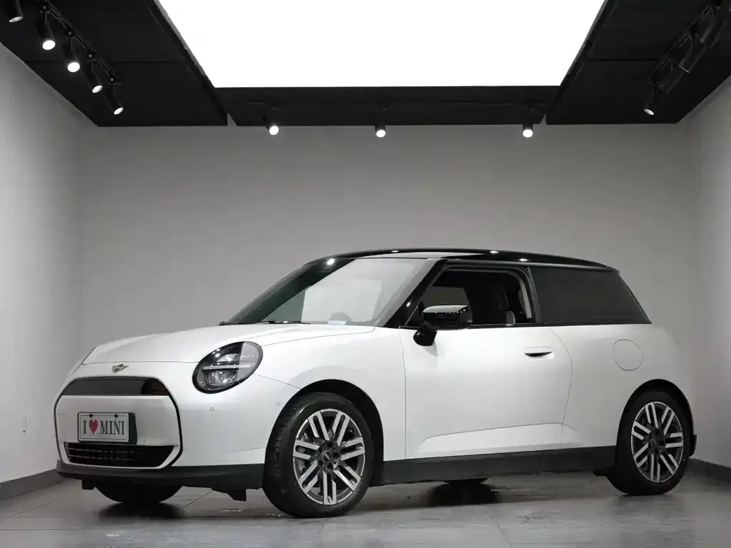 MINI Cooper EV — фото 1