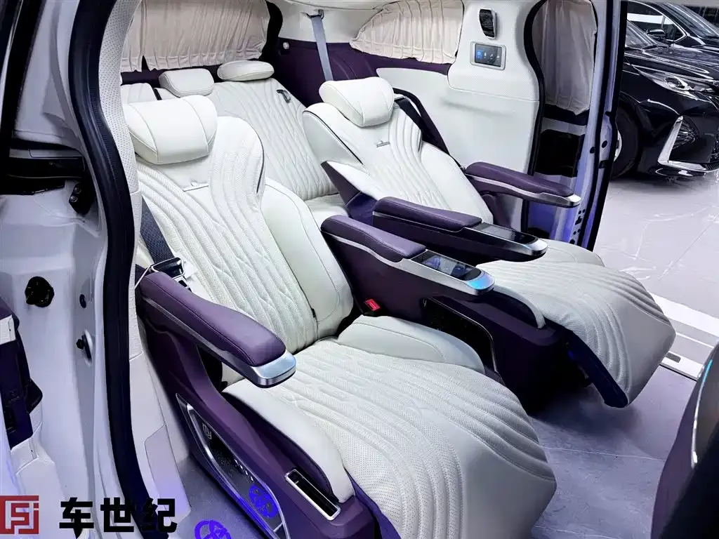Toyota Sienna — фото 9