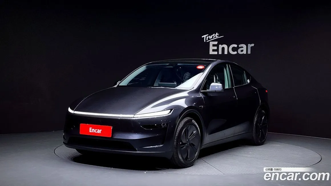 Tesla Model Y — фото 1