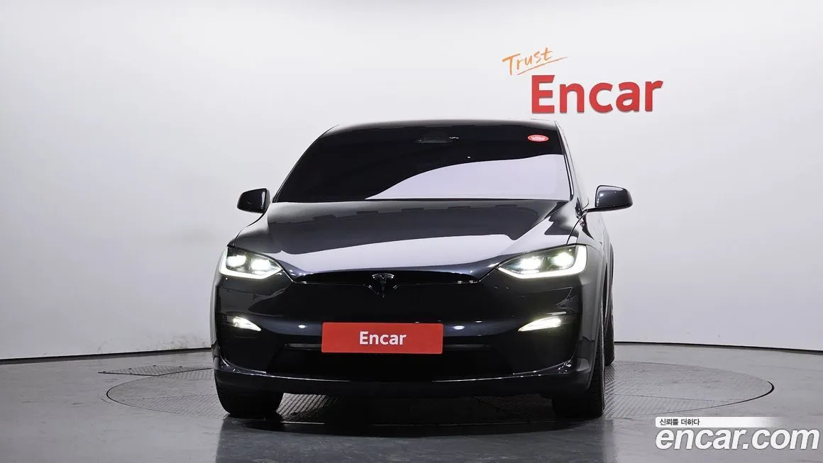 Tesla Model X — фото 2