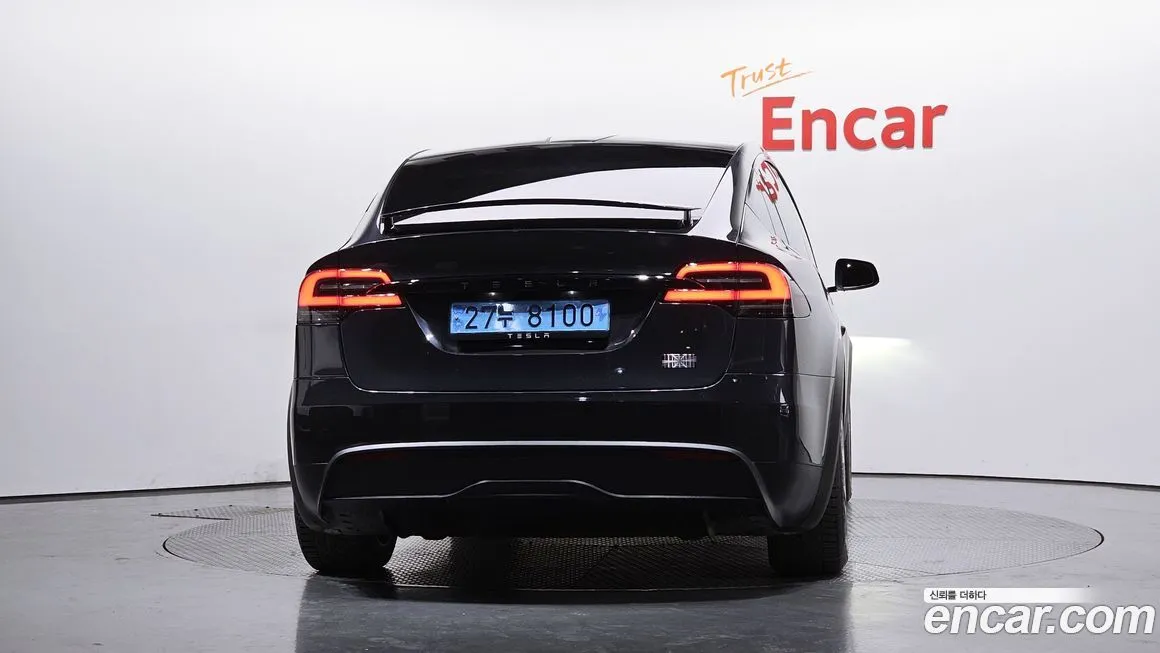 Tesla Model X — фото 3