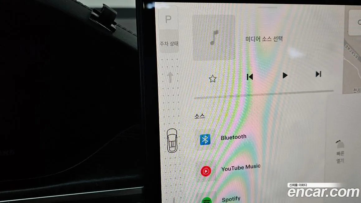Tesla Model X — фото 10