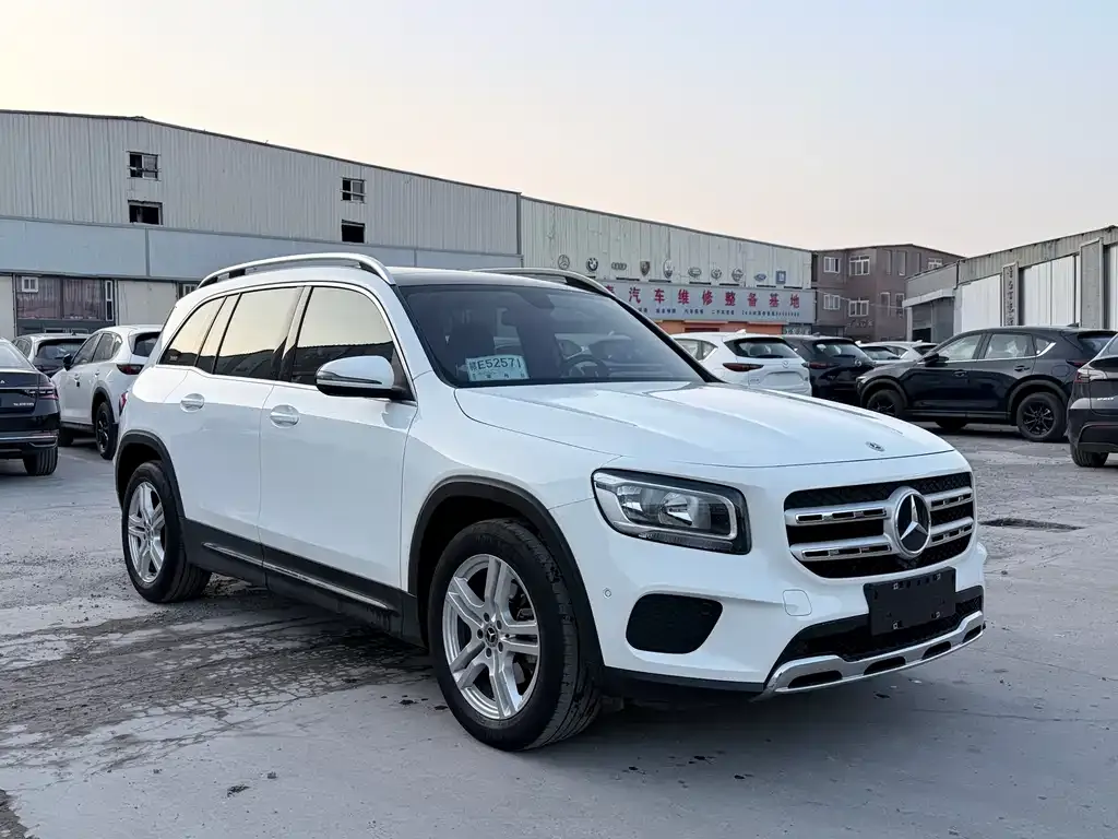 Mercedes-Benz GLB — фото 5