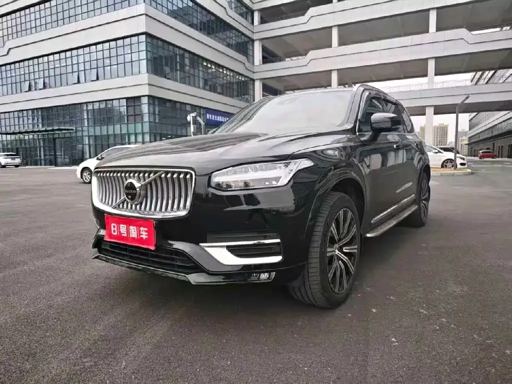 Volvo XC90 — фото 1