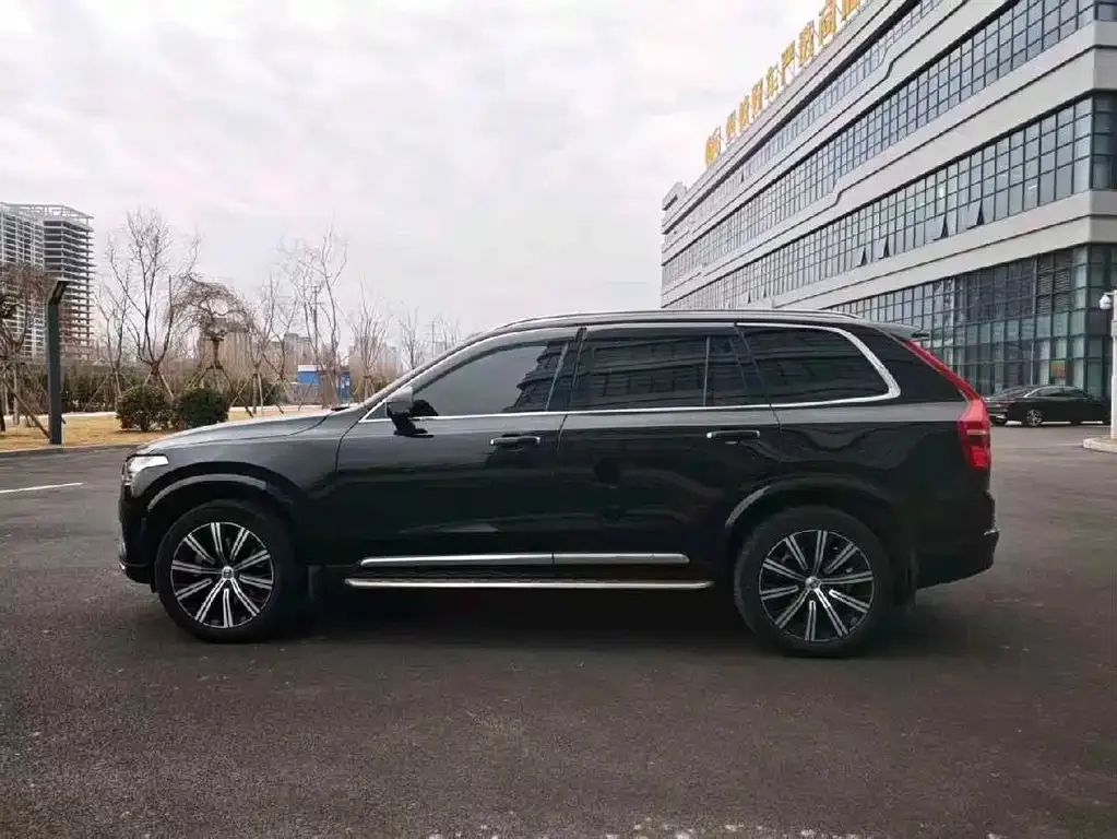 Volvo XC90 — фото 9