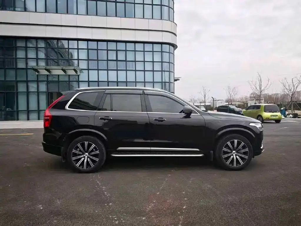 Volvo XC90 — фото 6