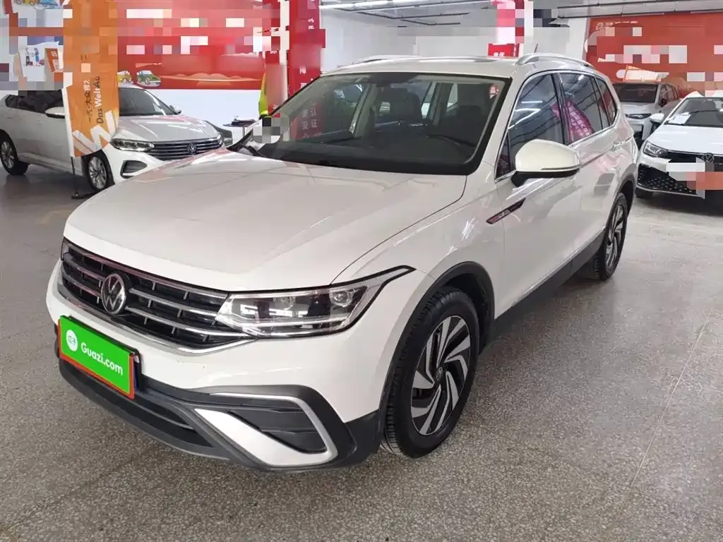 Volkswagen Tiguan L — фото 3