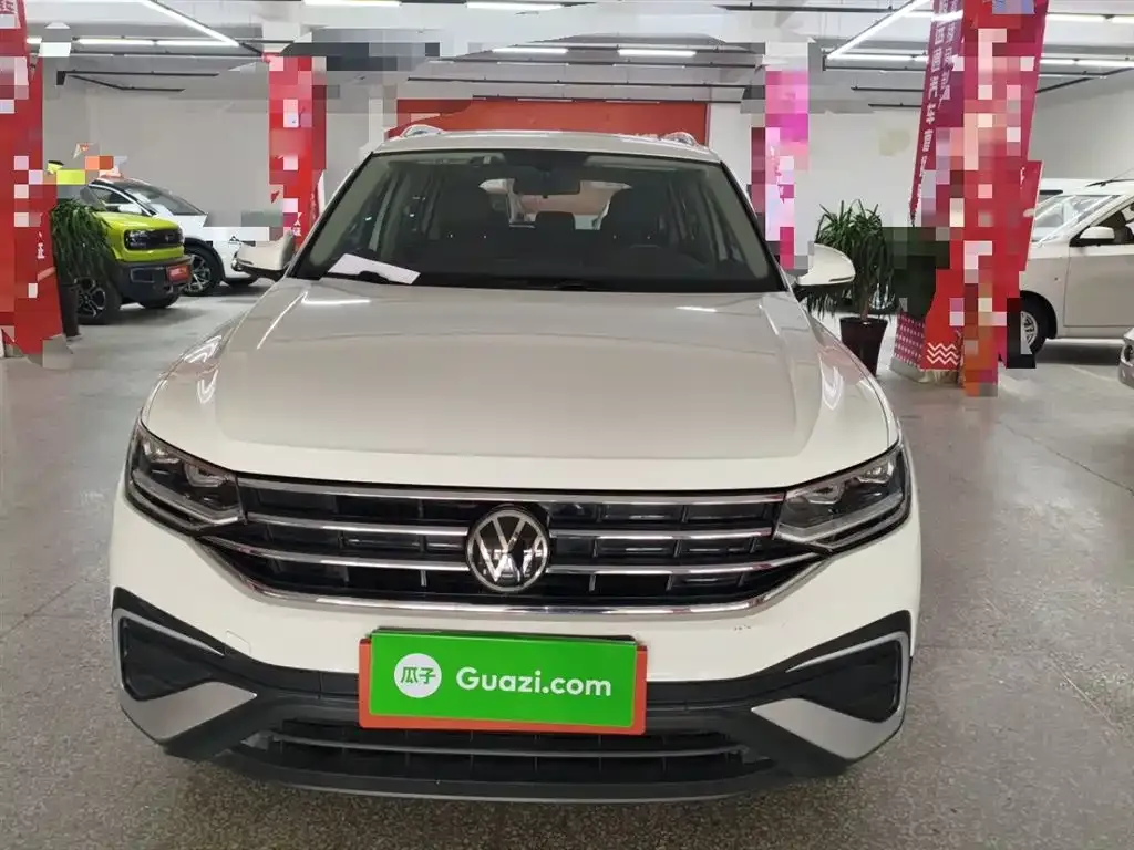 Volkswagen Tiguan L — фото 7
