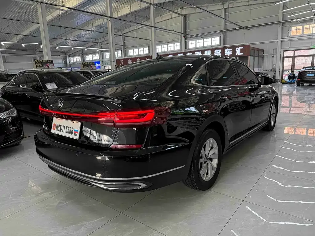Volkswagen Passat — фото 6