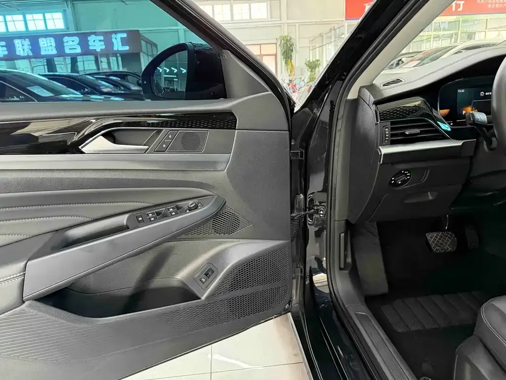 Volkswagen Passat — фото 9