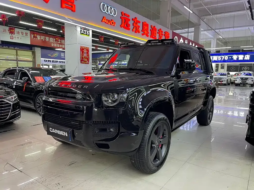 Land Rover Defender — фото 1