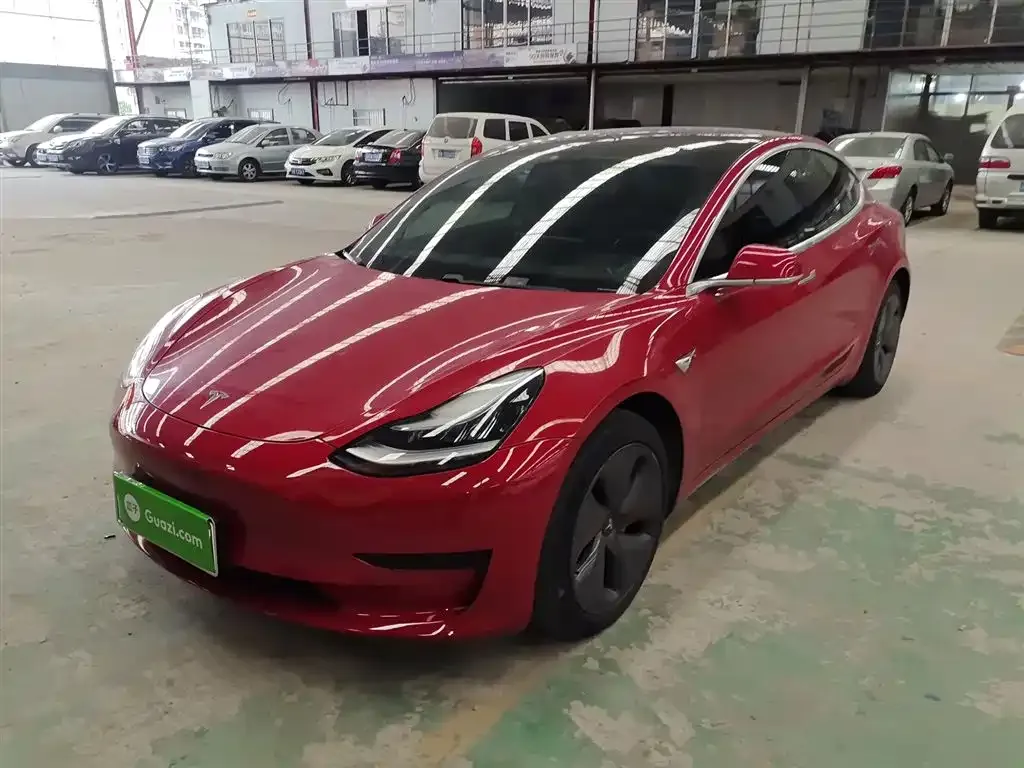 Tesla Model 3 — фото 10