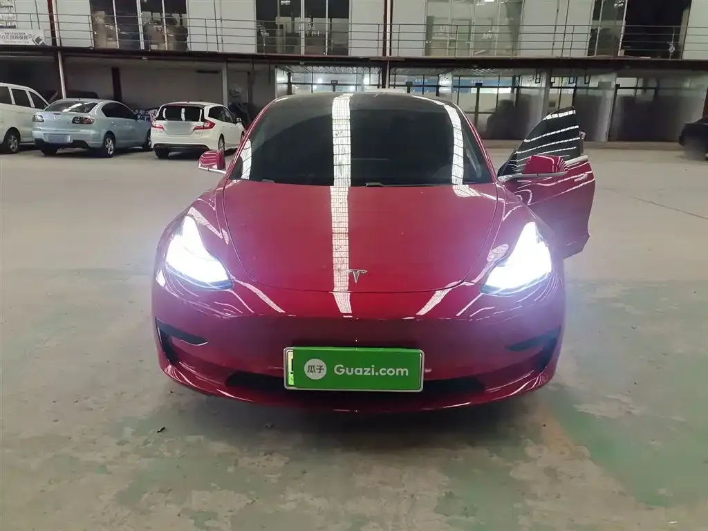 Tesla Model 3 — фото 8