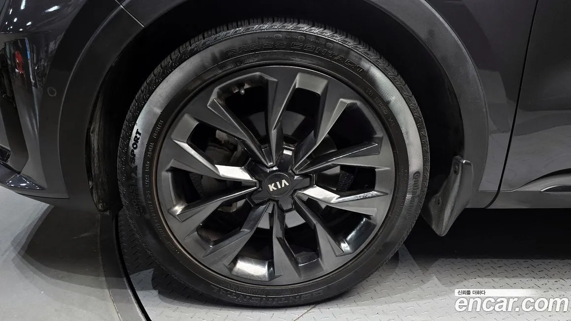Kia Sorento — фото 6